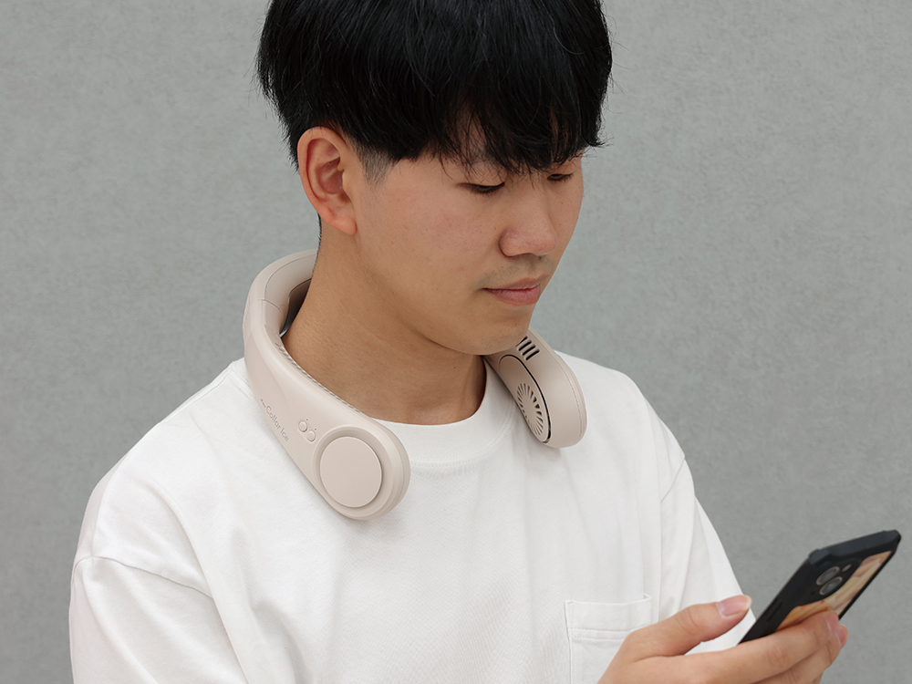 首にかけるだけのハンズフリータイプ