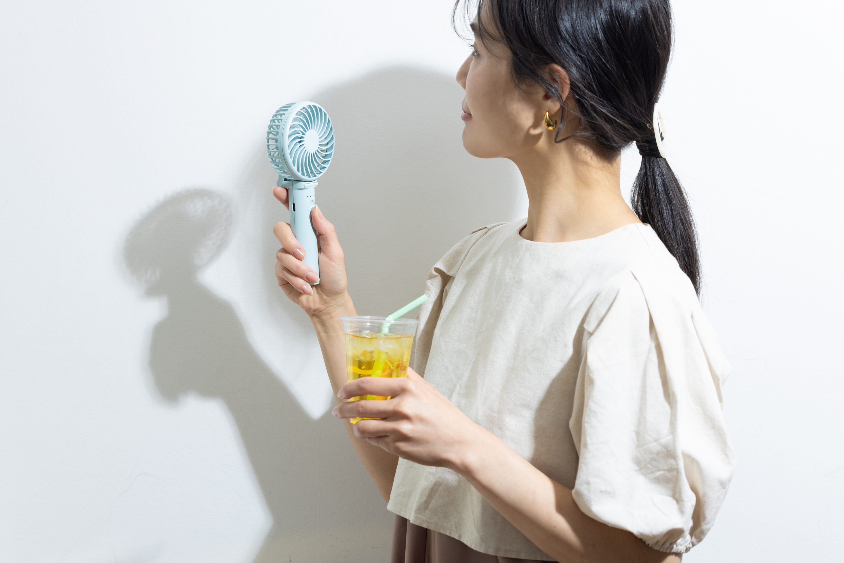 小型設計でパワフルな3WAYファン